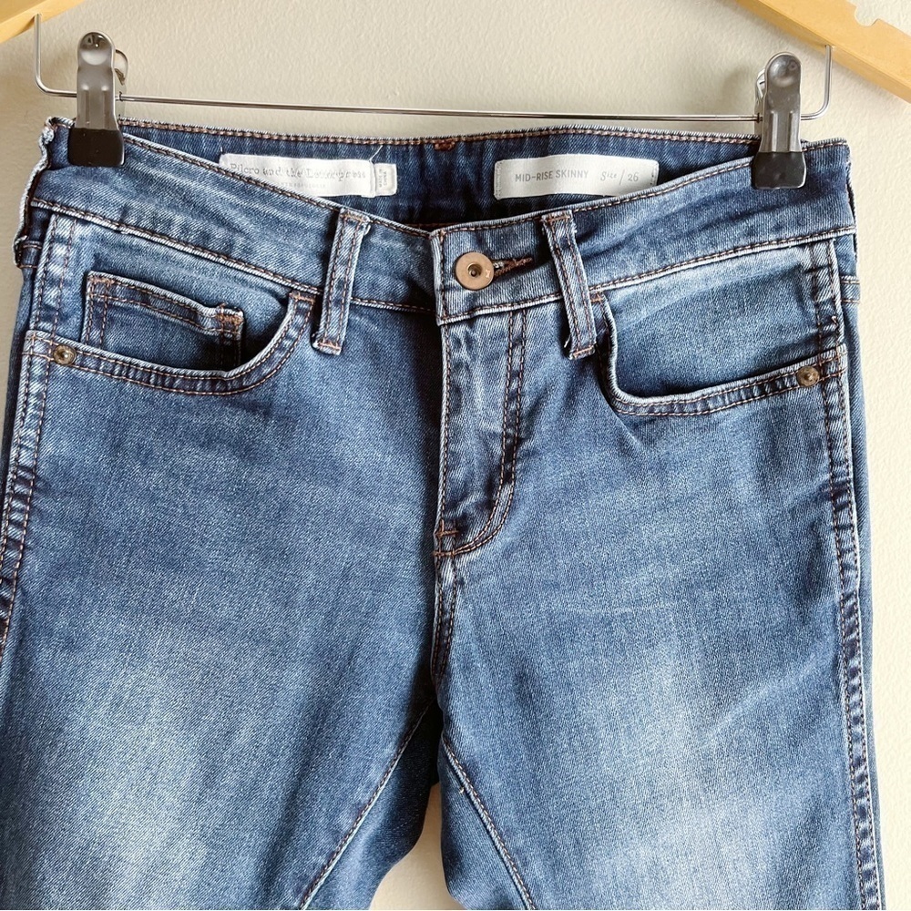 Anthropologie Pilcro‎ Midrise Skinny Jeans with Hem Slit, Size 26 - Picture 3 of 13